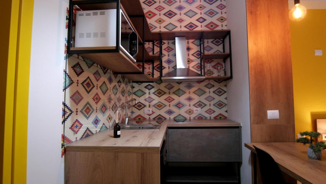 Koni'S Studio Apartments Tirana Kültér fotó
