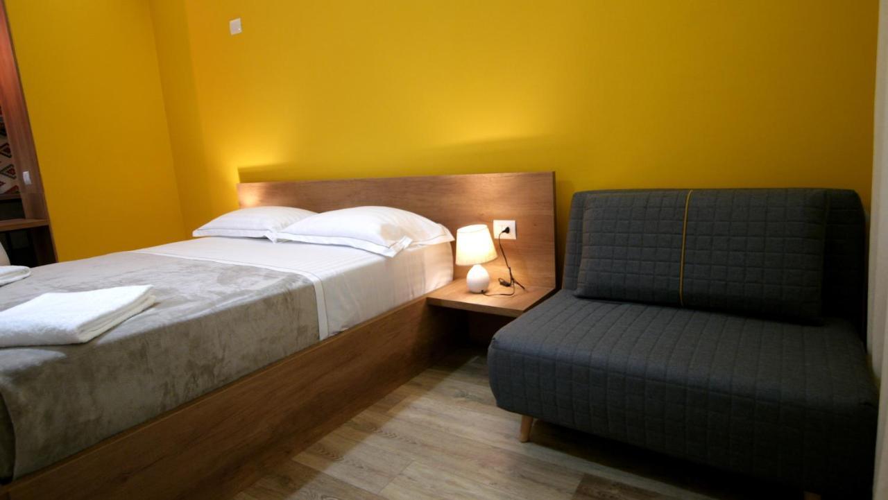 Koni'S Studio Apartments Tirana Kültér fotó