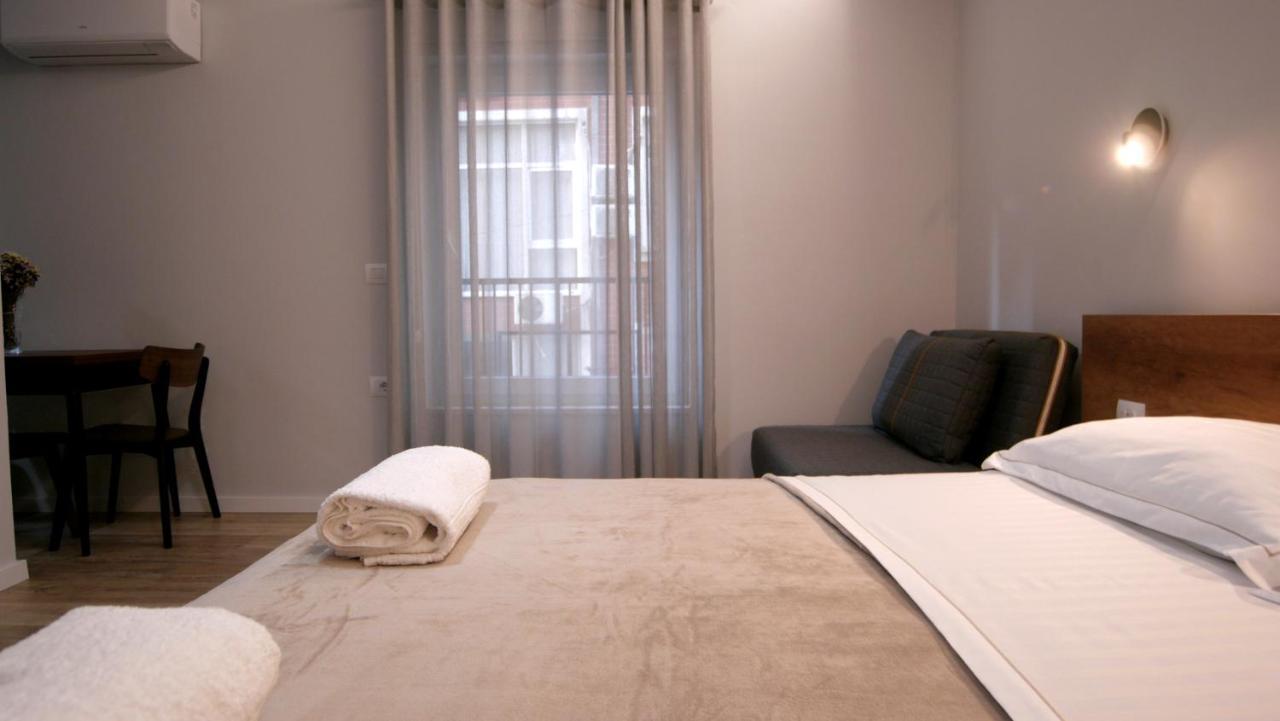 Koni'S Studio Apartments Tirana Kültér fotó