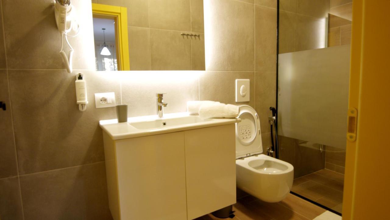Koni'S Studio Apartments Tirana Kültér fotó